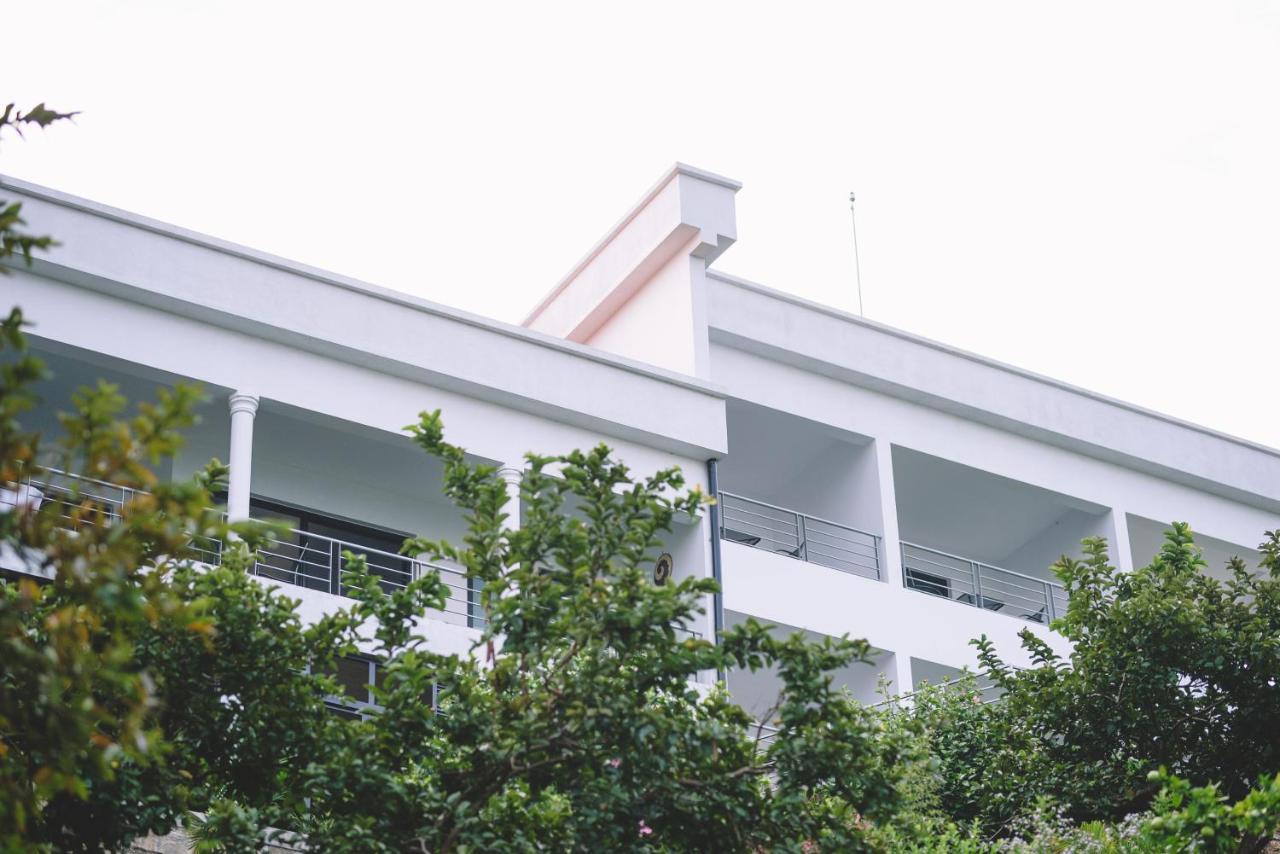 Inn On The Lake Kibuye Экстерьер фото