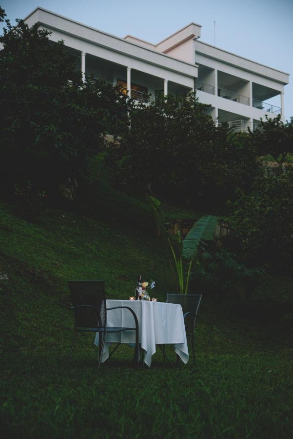 Inn On The Lake Kibuye Экстерьер фото