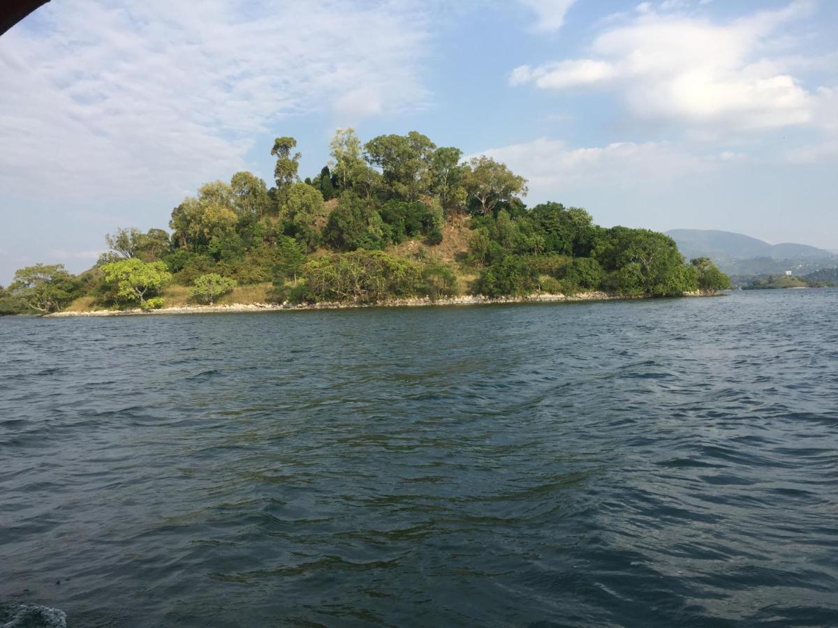Inn On The Lake Kibuye Экстерьер фото